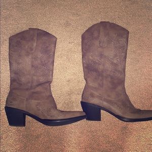 Roper faux/vegan leather cowboy boots